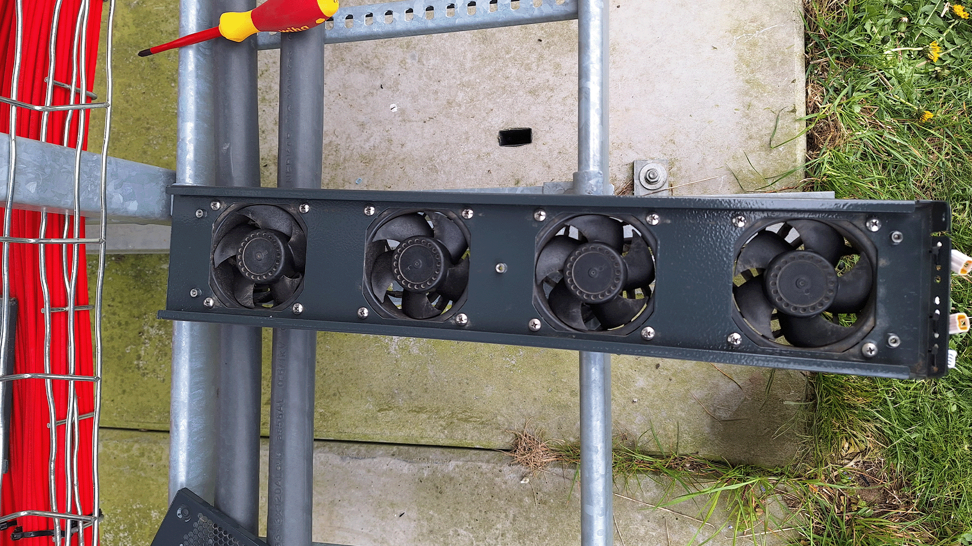 case-omvormers-schoonmaken-gereedschap-2
